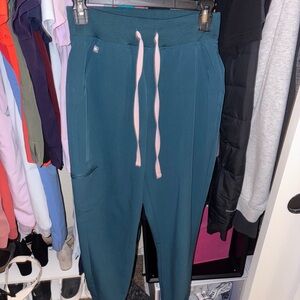 Women’s jogger scrub pants